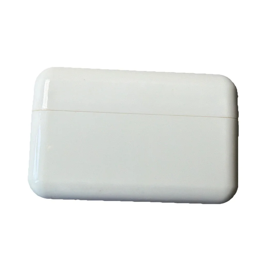 Liz Claiborne DUSTING POWDER 1.5oz